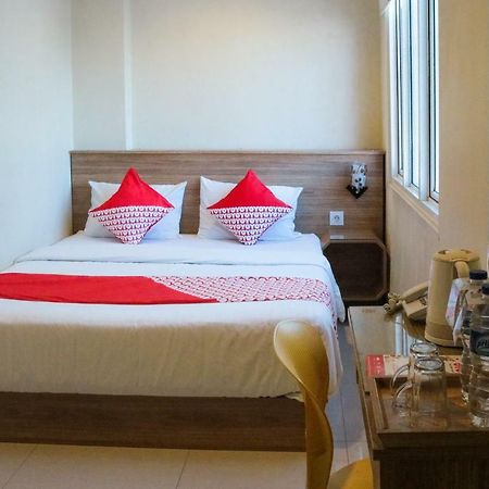 Oyo 984 Maleo Guest House Ambon Bagian luar foto