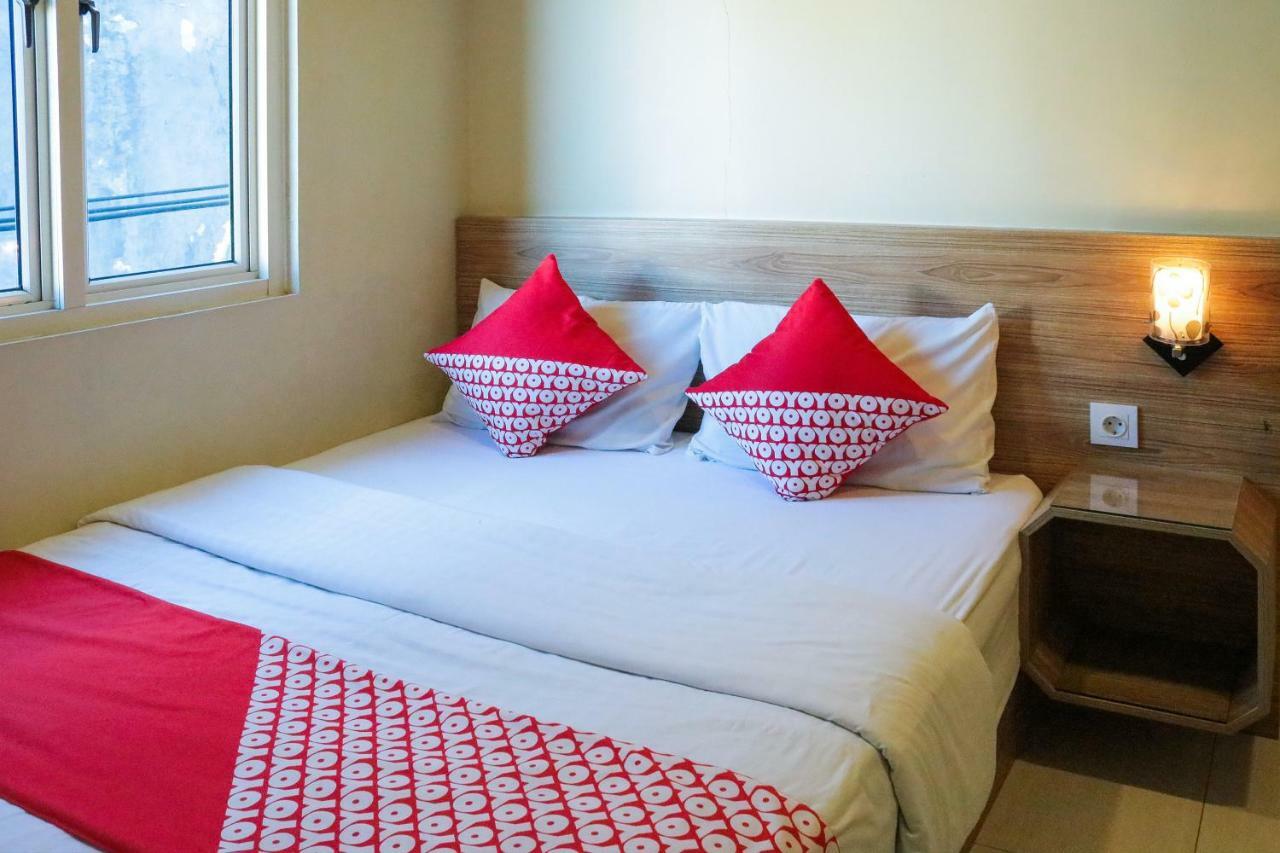 Oyo 984 Maleo Guest House Ambon Bagian luar foto